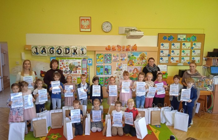 wręczenie nagrody dla laureatów